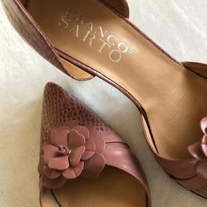 🖤 FRANCO SARTO NWOT PINK FAUX ALLIGATOR HEELS 🖤